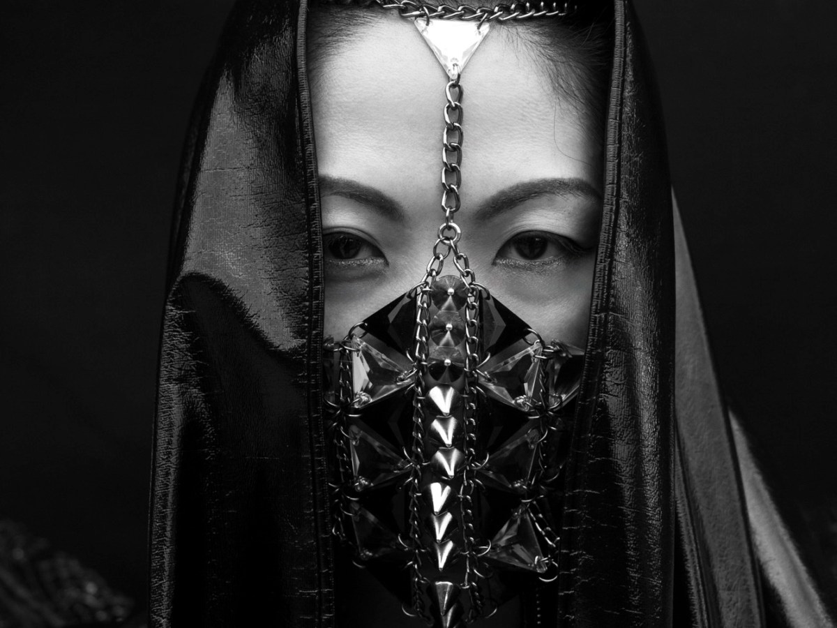 Sultry Affair Style: Jewelry as a Manifesto of&nbsp;Reinvention